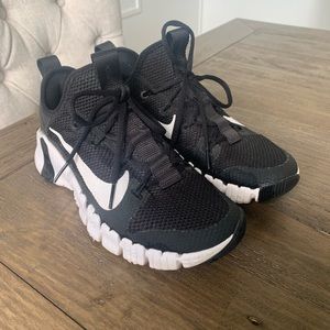 Nike Metcon shoes size 8.5 black and white bottoms